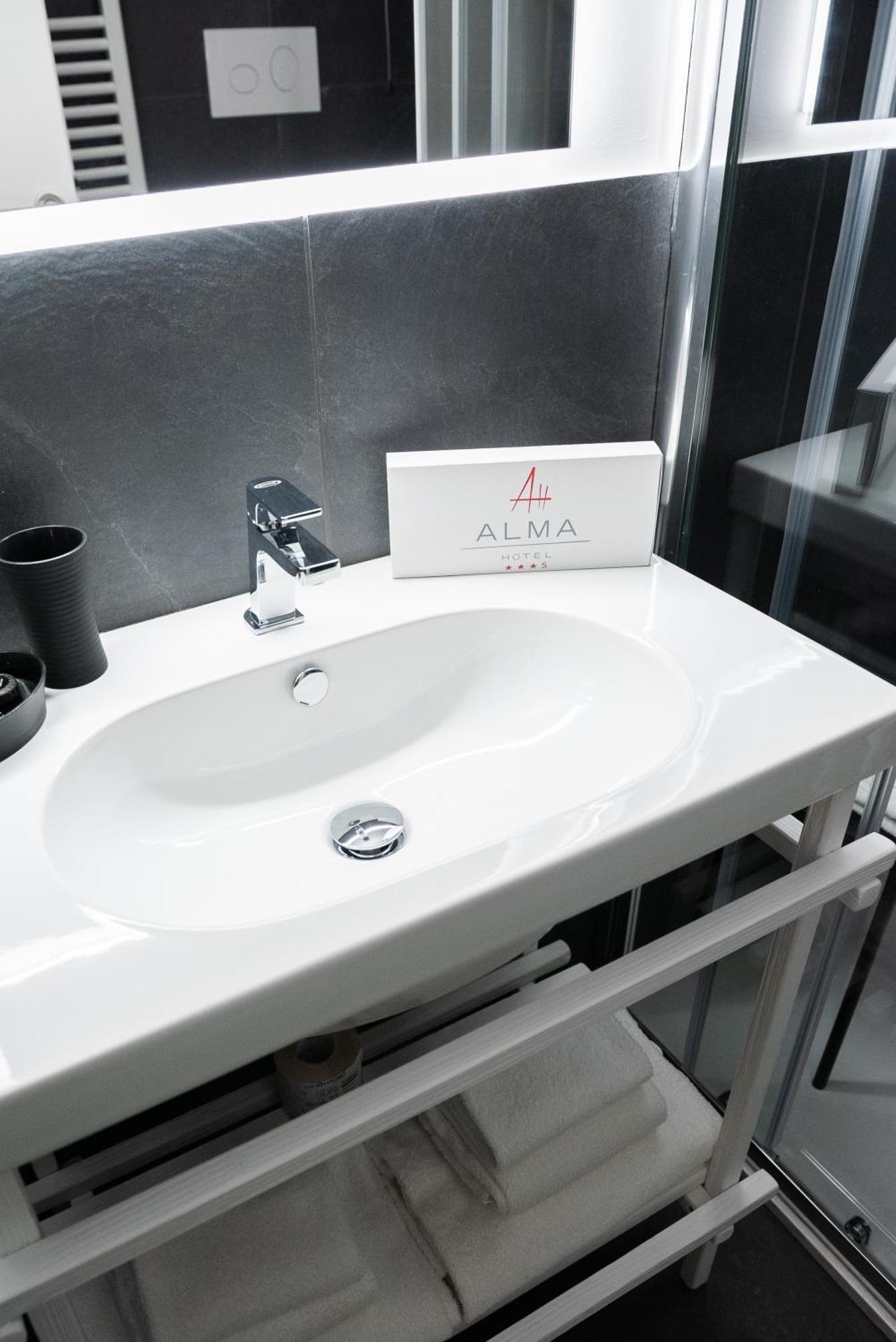 Alma Hotel Палермо Экстерьер фото
